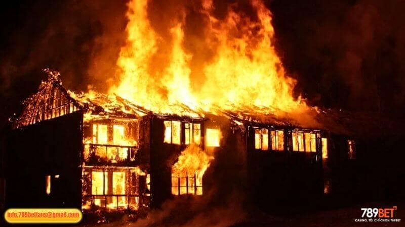 Mơ Thấy Lửa: Tìm Hiểu Ý Nghĩa Bí Ẩn Và Con Số May Mắn 2 Chiêm bao thấy lửa cháy căn nhà
